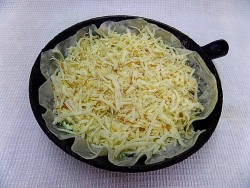 Ачма с творогом сыром и зеленью в лаваше - шаг 8