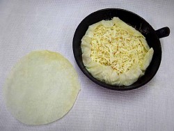 Ачма с творогом сыром и зеленью в лаваше - шаг 9