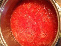Аджика из болгарского и острого перца с помидорами на зиму - шаг 2 Аджика из болгарского и острого перца с помидорами на зиму - шаг 2