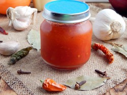 Аджика помидоры с чесноком и перцем без варки - шаг 8 Аджика помидоры с чесноком и перцем без варки - шаг 8