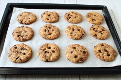 Американское печенье с шоколадной крошкой - шаг 10