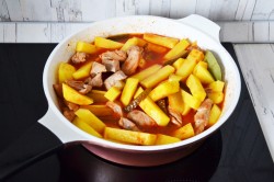 Азу из свинины с солеными огурцами - шаг 10 Азу из свинины с солеными огурцами - шаг 10