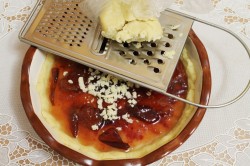 Бабушкин пирог с вареньем - шаг 8