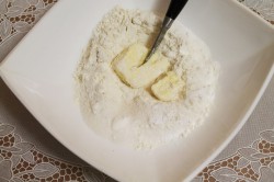 Бабушкин пирог с вареньем - шаг 3