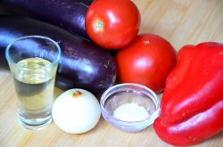 Икра баклажанная - шаг 1 Икра баклажанная - шаг 1