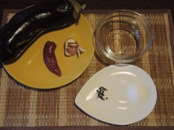 Баклажаны как грибы с чесноком на зиму - шаг 1