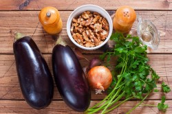 Баклажаны с орехами по грузински - шаг 1 Баклажаны с орехами по грузински - шаг 1