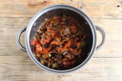 Баклажаны на зиму с болгарским перцем и чесноком - шаг 6 Баклажаны на зиму с болгарским перцем и чесноком - шаг 6