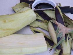 Баклажаны азиатские с чесноком, медом и острым перцем - шаг 2 Баклажаны азиатские с чесноком, медом и острым перцем - шаг 2