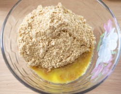 Банановый торт без выпечки из печенья - шаг 4