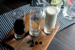 Белый русский коктейль в домашних условиях - шаг 2 Белый русский коктейль в домашних условиях - шаг 2