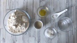 Белый хлеб в духовке - шаг 1