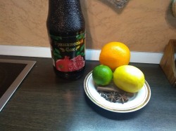 Безалкогольный глинтвейн на гранатовом соке - шаг 1 Безалкогольный глинтвейн на гранатовом соке - шаг 1