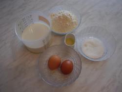 Нежные блины на молоке тонкие - шаг 1