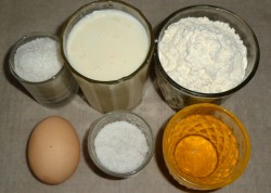 Блины из прокисшего молока - шаг 1