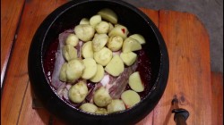 Томленый борщ в казане с кабачками и яблоками - шаг 16 Томленый борщ в казане с кабачками и яблоками - шаг 16
