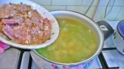 Борщ с тушенкой и капустой - шаг 10 Борщ с тушенкой и капустой - шаг 10