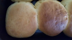 Дрожжевые булочки на кефире с повидлом - шаг 11