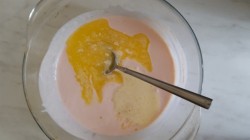 Дрожжевые булочки на кефире с повидлом - шаг 5