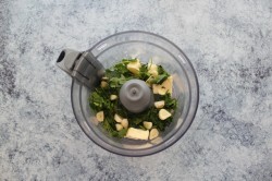 Булочки с чесноком и зеленью в духовке - шаг 6 Булочки с чесноком и зеленью в духовке - шаг 6