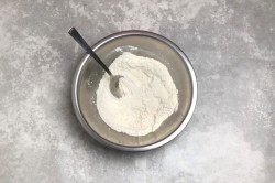 Булочки с корицей в микроволновке - шаг 2 Булочки с корицей в микроволновке - шаг 2