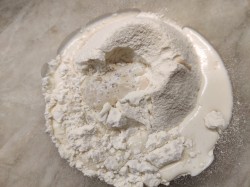 Булочки с кунжутом в духовке - шаг 4 Булочки с кунжутом в духовке - шаг 4