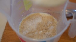 Ванильные булочки с творогом и изюмом - шаг 2 Ванильные булочки с творогом и изюмом - шаг 2