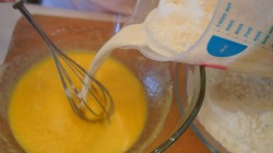 Ванильные булочки с творогом и изюмом - шаг 5 Ванильные булочки с творогом и изюмом - шаг 5