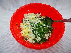 Булочки с яйцами и зеленью на простокваше - шаг 4