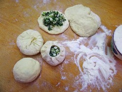 Булочки с яйцами и зеленью на простокваше - шаг 7