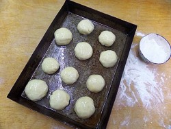 Булочки с яйцами и зеленью на простокваше - шаг 8