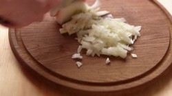 Корзиночки из тостового хлеба с колбасой и сыром - шаг 1 Корзиночки из тостового хлеба с колбасой и сыром - шаг 1