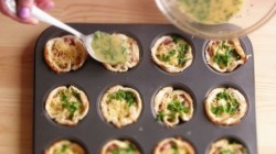 Корзиночки из тостового хлеба с колбасой и сыром - шаг 12 Корзиночки из тостового хлеба с колбасой и сыром - шаг 12