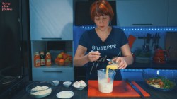 Быстрая пицца а-ля оладьи на кефире в сковороде - шаг 12 Быстрая пицца а-ля оладьи на кефире в сковороде - шаг 12