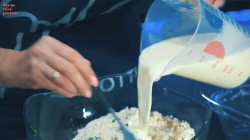 Быстрая пицца а-ля оладьи на кефире в сковороде - шаг 18 Быстрая пицца а-ля оладьи на кефире в сковороде - шаг 18