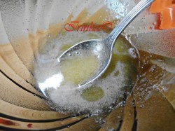 Быстромаринованные огурцы в контейнере - шаг 2