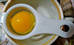 Быстрый пирог с вареньем в мультиварке - шаг 1 Быстрый пирог с вареньем в мультиварке - шаг 1