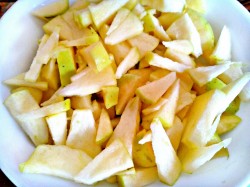 Быстрый штрудель из тонкого лаваша с яблоками и изюмом - шаг 1 Быстрый штрудель из тонкого лаваша с яблоками и изюмом - шаг 1