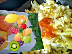 Быстрый штрудель из тонкого лаваша с яблоками и изюмом - шаг 3 Быстрый штрудель из тонкого лаваша с яблоками и изюмом - шаг 3