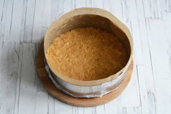 Черничный чизкейк без выпечки с черникой - шаг 4