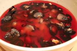 Чернослив с орехами в вине - шаг 4 Чернослив с орехами в вине - шаг 4