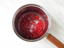 Десерт молочный на желатине с красной смородиной - шаг 7 Десерт молочный на желатине с красной смородиной - шаг 7