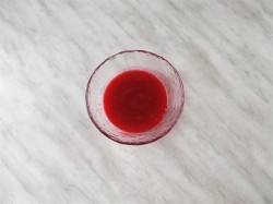 Десерт молочный на желатине с красной смородиной - шаг 9 Десерт молочный на желатине с красной смородиной - шаг 9