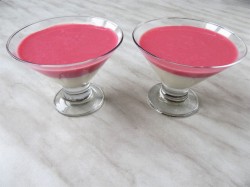 Десерт молочный на желатине с красной смородиной - шаг 13 Десерт молочный на желатине с красной смородиной - шаг 13