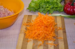 Диетические тефтели из куриного фарша в духовке с подливкой - шаг 3 Диетические тефтели из куриного фарша в духовке с подливкой - шаг 3