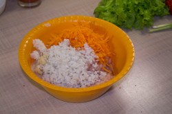 Диетические тефтели из куриного фарша в духовке с подливкой - шаг 4 Диетические тефтели из куриного фарша в духовке с подливкой - шаг 4