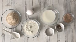 Диетические творожные хлебцы с отрубями - шаг 1 Диетические творожные хлебцы с отрубями - шаг 1