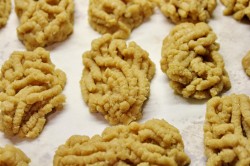 Домашнее песочное печенье через мясорубку - шаг 7 Домашнее песочное печенье через мясорубку - шаг 7