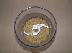 Домашнее пирожное Картошка из сухарей со сгущенкой - шаг 3 Домашнее пирожное Картошка из сухарей со сгущенкой - шаг 3