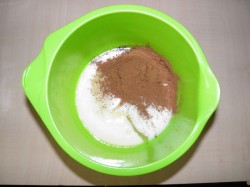 Домашнее пирожное Картошка из сухарей со сгущенкой - шаг 4 Домашнее пирожное Картошка из сухарей со сгущенкой - шаг 4